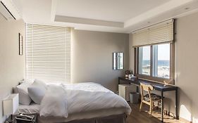 Check Inn Hotel